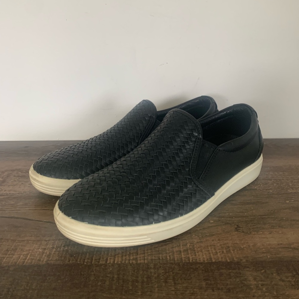 ECCO Womens Soft 7 Slip On Shoe Size 9 Black Woven Leather Comfy Casual Sneaker